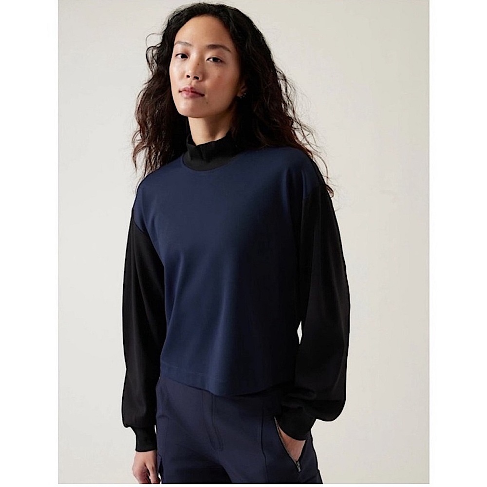 Athleta Venice Colorblock Crop Mockneck Sweatshirt Size Small Navy/Black